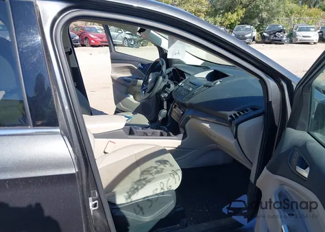 2017 Ford Escape Se z USA, uszkodzony, nr VIN 1FMCU9G93HUB37816